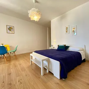 https://mondello-beach-rooms-by-the-sea.sicilyhotelsitaly.net